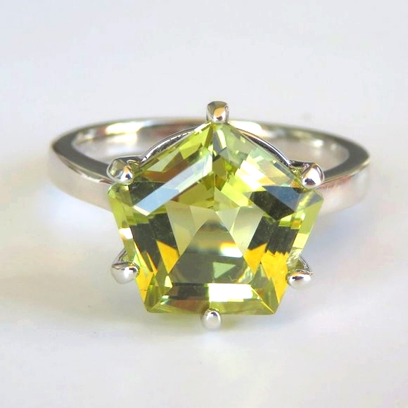 Pentagon Natural Lemon Quartz Sterling Silver Ring. Size 7.75 - Picture 2 of 10